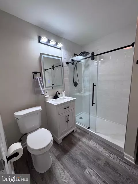 Bath - 1512 Winterberry Dr, Arnold, MD 21012 photo 3 of 8