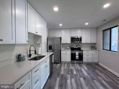 Kitchen - 1512 Winterberry Dr, Arnold, MD 21012 photo 2 of 3
