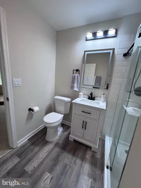 Bath - 1512 Winterberry Dr, Arnold, MD 21012 photo 5 of 8