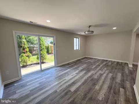 Living - 1512 Winterberry Dr, Arnold, MD 21012 photo 1 of 4