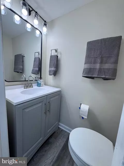 Bath - 1512 Winterberry Dr, Arnold, MD 21012 photo 1 of 8