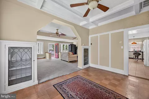 Entry Way - 231 Carvel Rd, Pasadena, MD 21122 photo 7 of 10