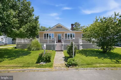 231 Carvel Rd, Pasadena, MD 21122