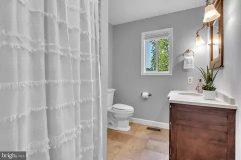 Bath - 509 Schley Rd, Annapolis, MD 21401 photo 2 of 4