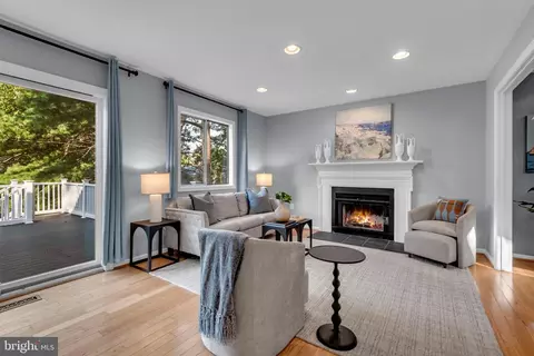 Living - 509 Schley Rd, Annapolis, MD 21401 photo 1 of 2