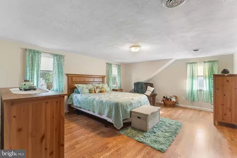 Bedroom - 758 210th St, Pasadena, MD 21122 photo 2 of 6
