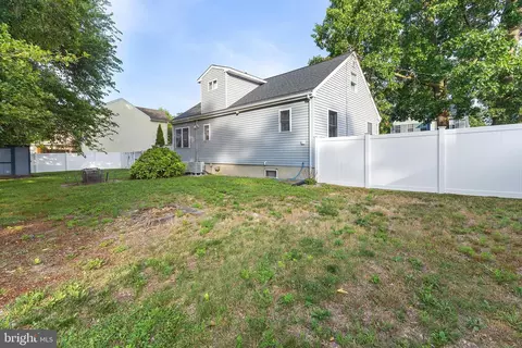 Exterior - 758 210th St, Pasadena, MD 21122 photo 7 of 10