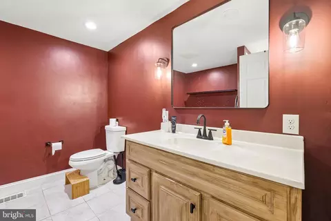 Bath - 335 Beach Ave, Pasadena, MD 21122 photo 1 of 1
