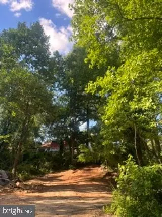 7800 W Shore Rd, Pasadena, MD 21122