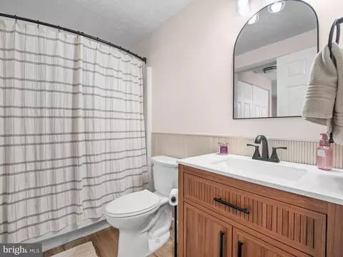 Bath - 3634 Robin Air Ct, Pasadena, MD 21122 photo 1 of 2