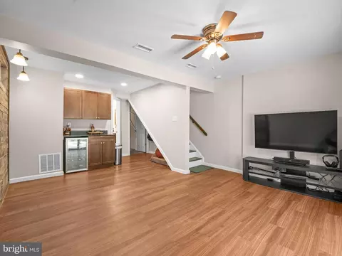Living - 3634 Robin Air Ct, Pasadena, MD 21122 photo 3 of 4