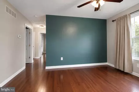 Entry Way - 7708 Shirley Ave, Pasadena, MD 21122 photo 2 of 4