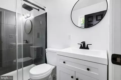 Bath - 7708 Shirley Ave, Pasadena, MD 21122 photo 1 of 2