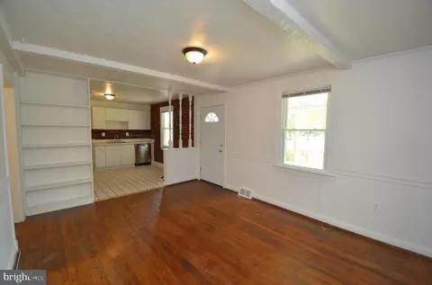 Living - 6201 Shady Side Rd, Shady Side, MD 20764 photo 3 of 9