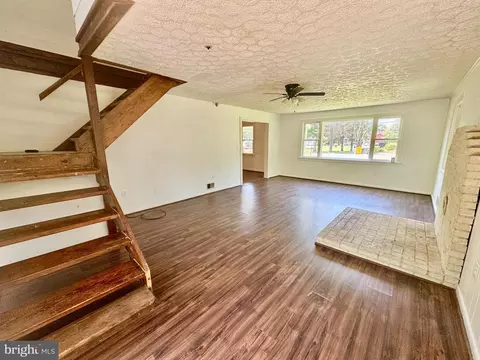 Living - 6201 Shady Side Rd, Shady Side, MD 20764 photo 6 of 9