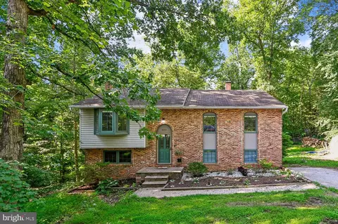 1077 Plum Creek Dr, Crownsville, MD 21032