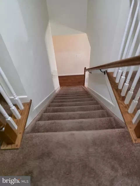 Entry Way - 3907 Cleaver Ct, Pasadena, MD 21122 photo 8 of 9