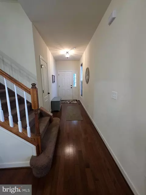 Entry Way - 3907 Cleaver Ct, Pasadena, MD 21122 photo 5 of 9