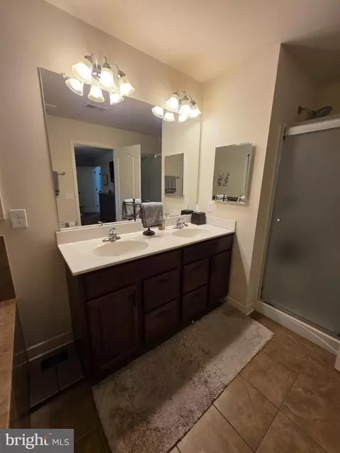 Bath - 3907 Cleaver Ct, Pasadena, MD 21122 photo 2 of 2