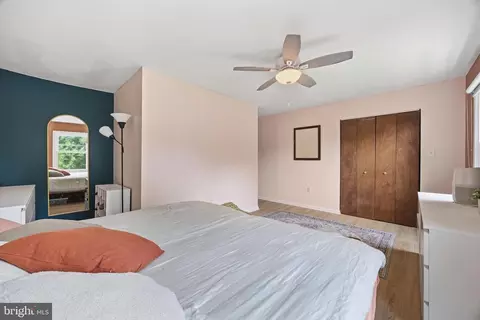 Bedroom - 317 Kenmore Ave, Edgewater, MD 21037 photo 4 of 5