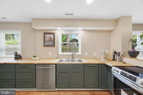 Kitchen - 317 Kenmore Ave, Edgewater, MD 21037 photo 2 of 4