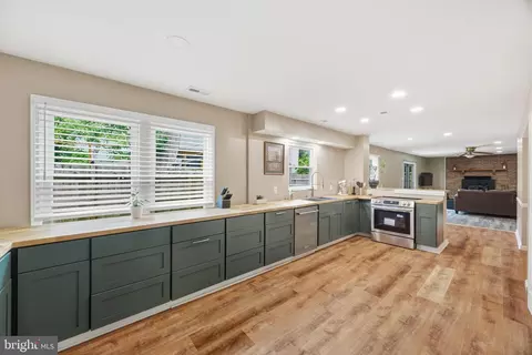 Kitchen - 317 Kenmore Ave, Edgewater, MD 21037 photo 3 of 4