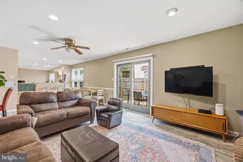 Entry Way - 317 Kenmore Ave, Edgewater, MD 21037 photo 2 of 3