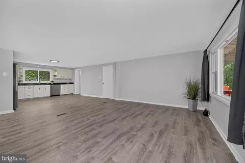 251 9th St, Pasadena, MD 21122 photo 34