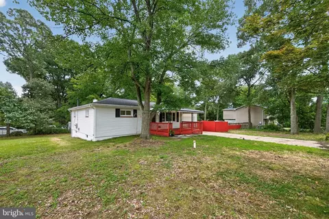 251 9th St, Pasadena, MD 21122 photo 10