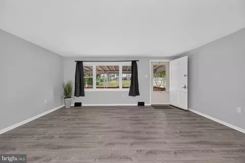 251 9th St, Pasadena, MD 21122 photo 33