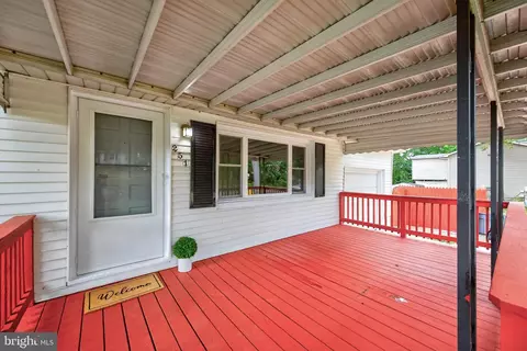 251 9th St, Pasadena, MD 21122 photo 5