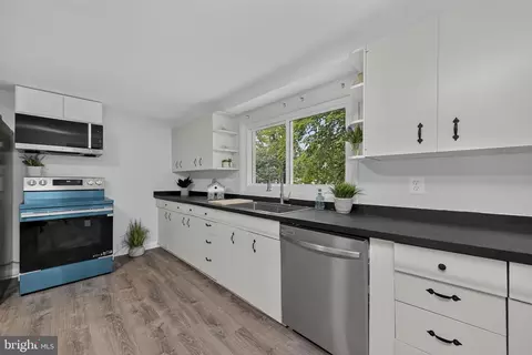 251 9th St, Pasadena, MD 21122 photo 12