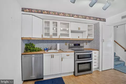 Kitchen - 820 Grimsby Garth, Arnold, MD 21012 photo 1 of 2