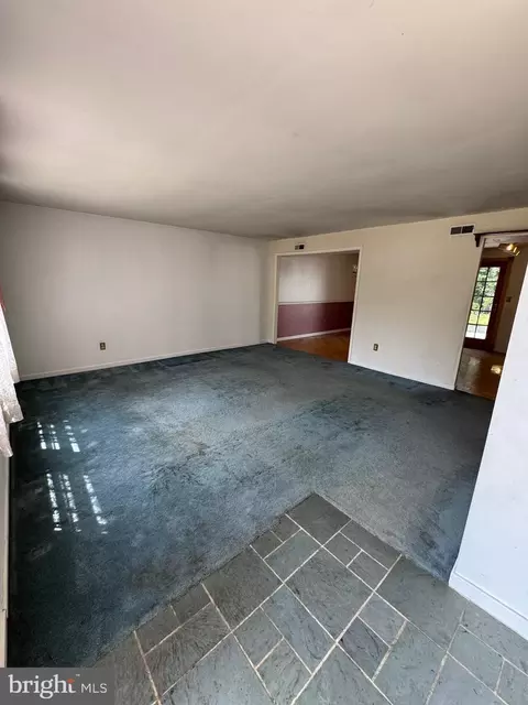 Living - 820 Grimsby Garth, Arnold, MD 21012 photo 4 of 6