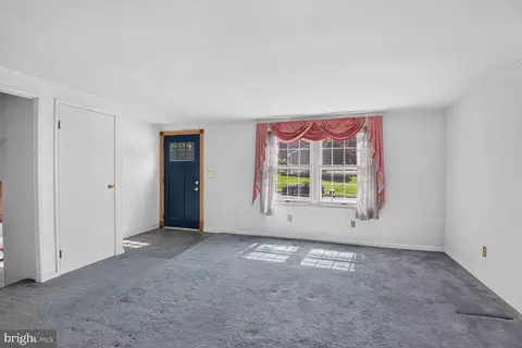 Living - 820 Grimsby Garth, Arnold, MD 21012 photo 1 of 6