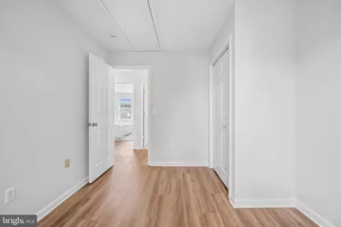 Entry Way - 3708 6th Ave, Edgewater, MD 21037 photo 3 of 8