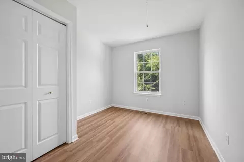 Bedroom - 3708 6th Ave, Edgewater, MD 21037 photo 1 of 6