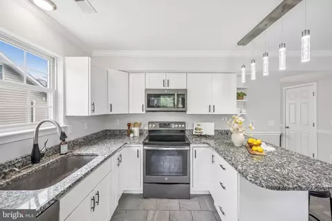 Kitchen - 3708 6th Ave, Edgewater, MD 21037 photo 3 of 3