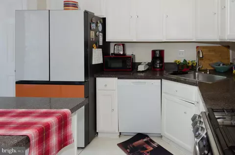 Kitchen - 3530 Hammerstone Rd, Laurel, MD 20724 photo 2 of 3