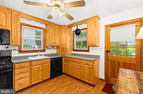 Kitchen - 205 7th Ave, Baltimore, MD 21225 photo 1 of 3