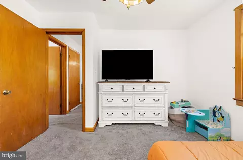 Bedroom - 205 7th Ave, Baltimore, MD 21225 photo 2 of 11