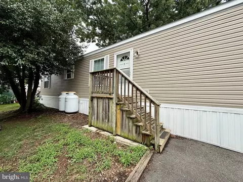 34 2nd St, Lothian, MD 20711 photo 3