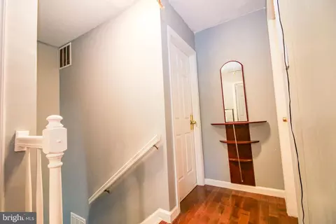 Entry Way - 8204 Meadow Wick Ct, Pasadena, MD 21122 photo 5 of 6