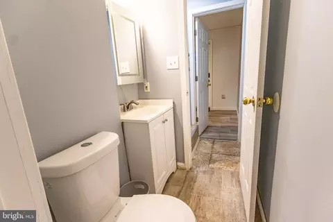 Entry Way - 8204 Meadow Wick Ct, Pasadena, MD 21122 photo 7 of 8