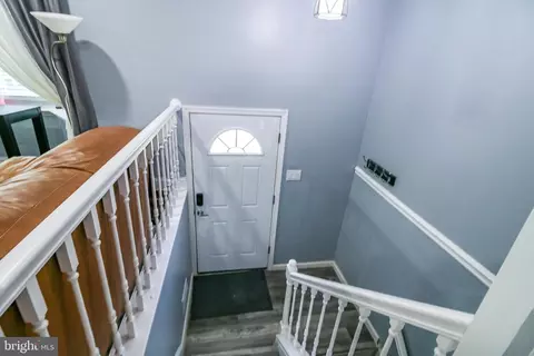 Entry Way - 8204 Meadow Wick Ct, Pasadena, MD 21122 photo 2 of 6