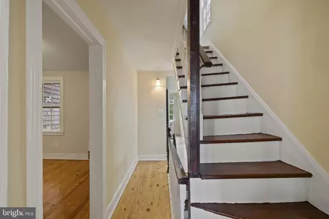 Entry Way - 111 Conduit St, Annapolis, MD 21401 photo 5 of 6
