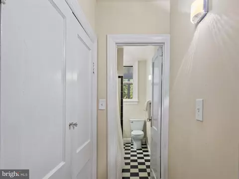 Entry Way - 111 Conduit St, Annapolis, MD 21401 photo 3 of 6