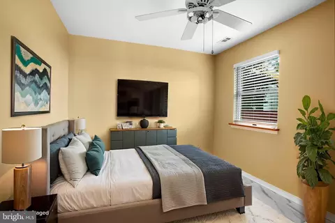 Bedroom - 4734 Oak Rd, Shady Side, MD 20764 photo 3 of 3