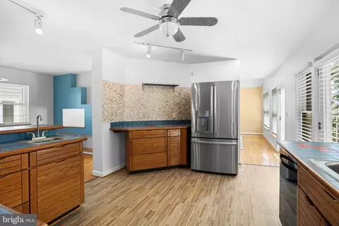 Kitchen - 4734 Oak Rd, Shady Side, MD 20764 photo 4 of 4