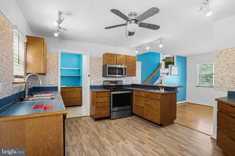 Kitchen - 4734 Oak Rd, Shady Side, MD 20764 photo 1 of 4